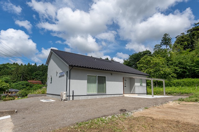 中庭を囲む平屋の住まい